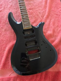 Whale Guitar- Black