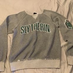 Harry Potter Universal Studios Slytherin Womans Sweatshirt -XS -preowned 