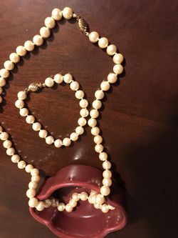 Vintage Marvella Faux Pearl Necklace and Bracelet