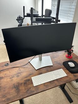 Dell Curved Ultrawide Monitor – Silver Stand – Excellent Condition
