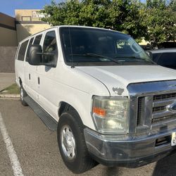 2011 Ford E-350
