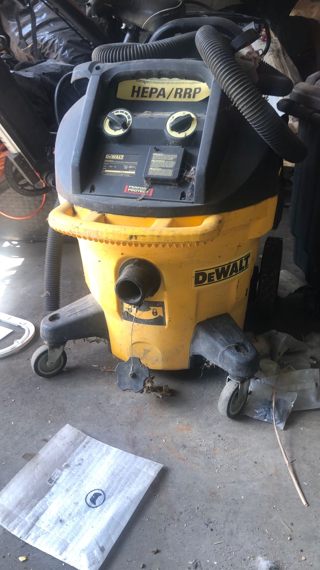 Dewalt 10 Gallon Vacuum