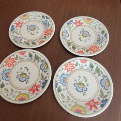 Threshold Melamine  Dinner Floral design Plates set of 4 Target Perfect 
shape. See the photos.
Diameter of each plate is 10 1/3". Weight of 6 plates 
