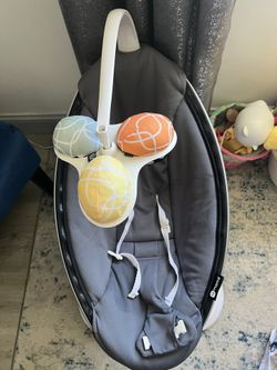 4 Moms mamaRoo Gray Baby Swing