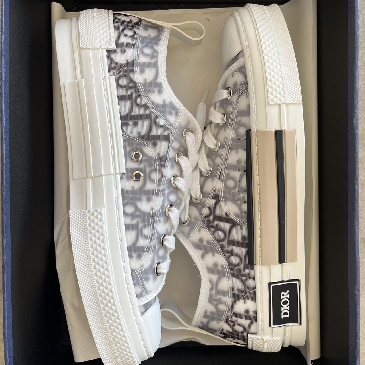 Dior B23
