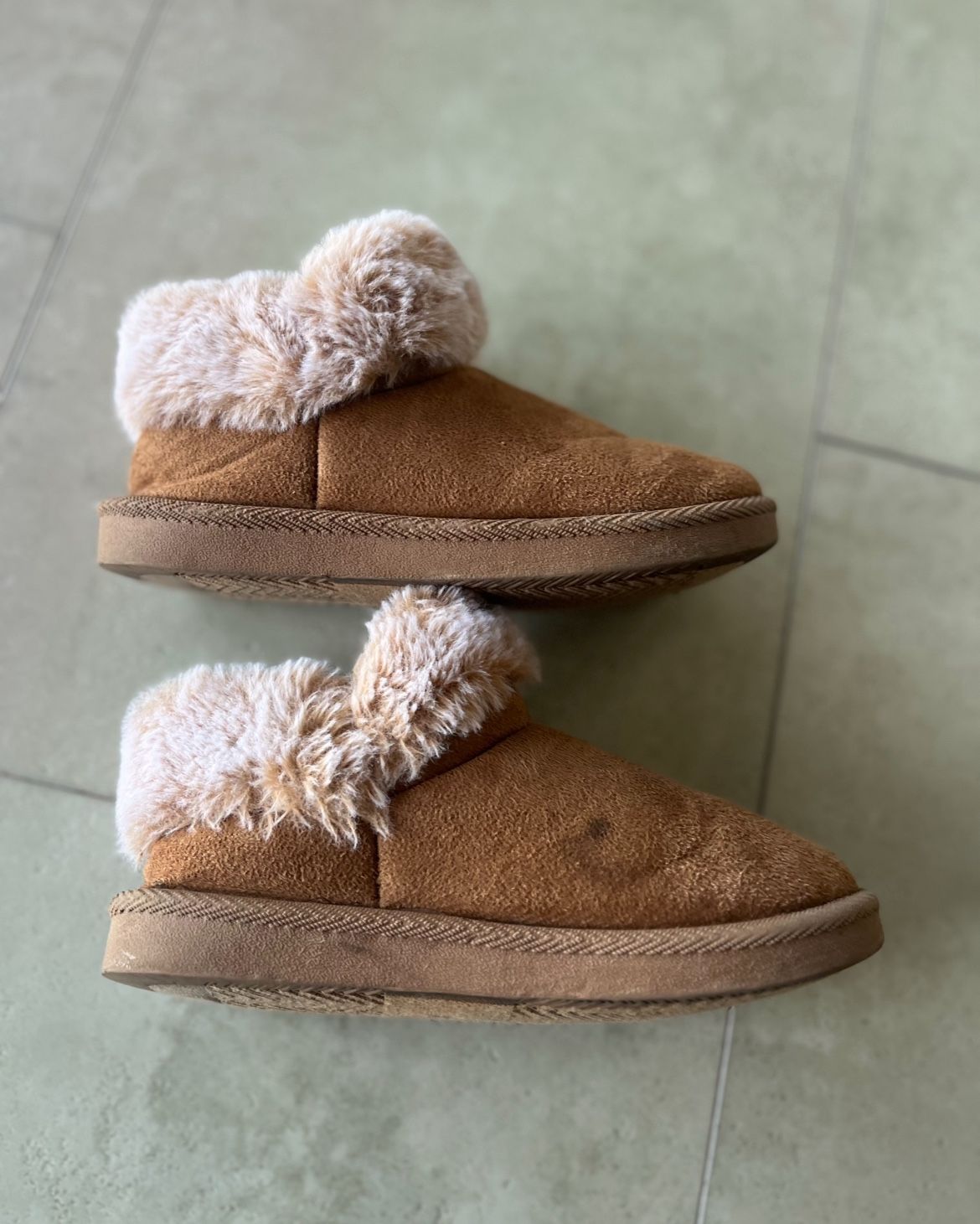 Kids Size 2 Furry Shoes / Slippers
