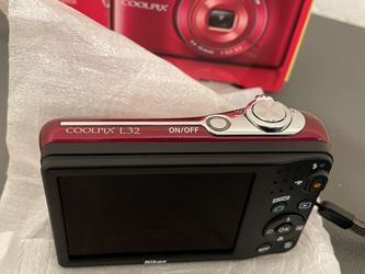 Nikon COOLPIX L32 Camera 20.1MP Camera - RED) for Sale in San