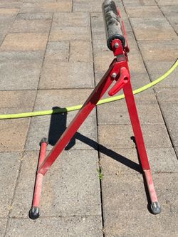 Roller stand with edge guide