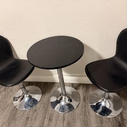 Black Bar stools/Table