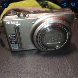 Nikon Coolpix 12.1mp