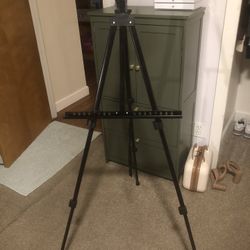 Easel 