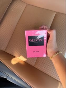 Valentino Donna Born in Roma