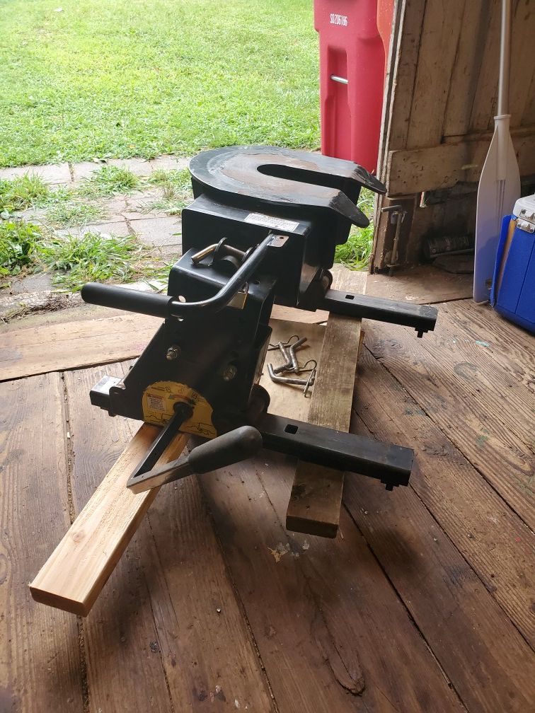 15K Fifth Wheel Hitch for Sale in Audubon, PA OfferUp