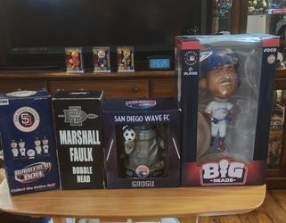 9 NEW BOBBLEHEADS FOR SALE