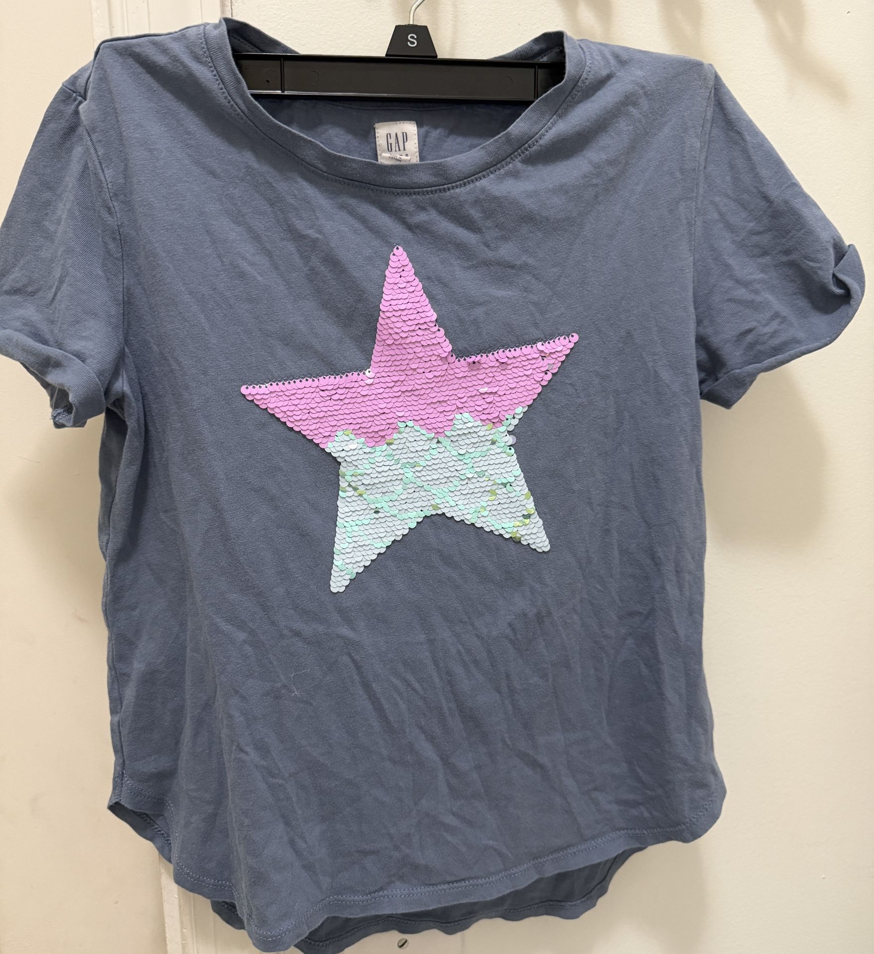 Girl Sparkly star tee, Size M
