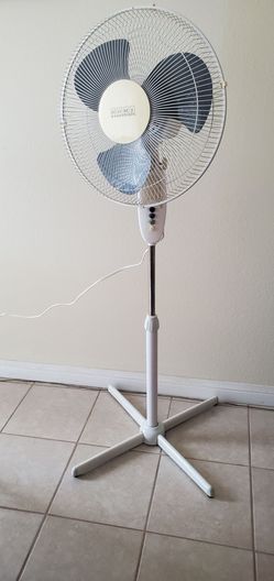Standing Fan 14" With 3 Speeds and Oscillator