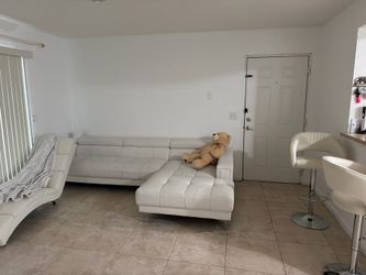 Sofá con silla de masajes