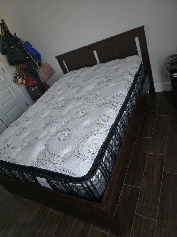 Full Bedroom Set With Mattress