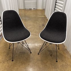 🎅🏽❄️(2) Eames Upholstered Molded Plastic Side Chair- Herman Miller🔴❄️