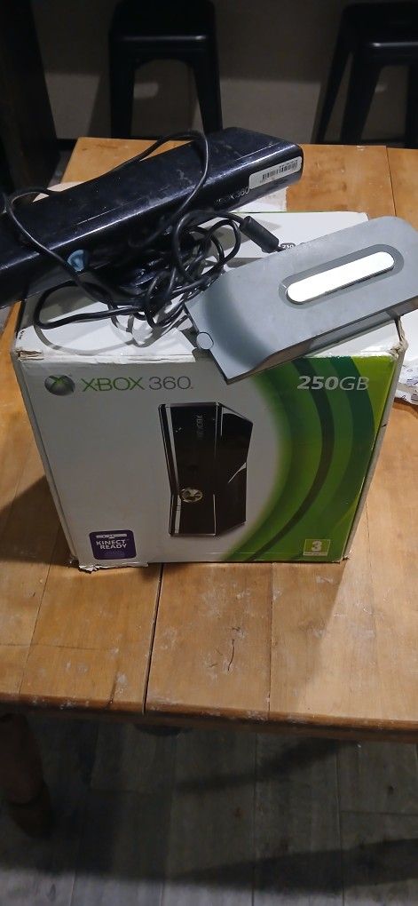 XBOX 360 S. 250GB. With Box, No Remote