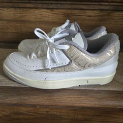 Nike Air JORDAN 2 Retro Low White/ Snakeskin Grey (Size 7) NEW