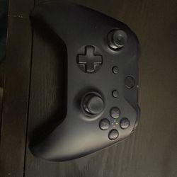 Xbox One Controller – Works Perfectly Wireless – Minor Charging Port Issue