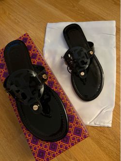 Tory Burch Black Jelly Thong Sandals Brand New size 8.5/9 women !