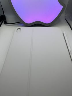 Authentic Apple Magic Keyboard For iPad 10/11th Gen A16 Like New