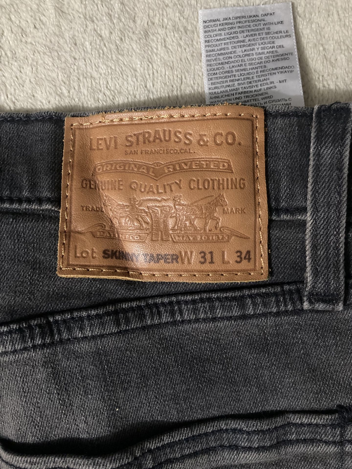 Levi’s Skinny Taper Jeans 31x34 Gray