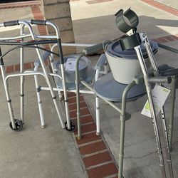 2  inodoros  1 walker 1 set de fore arm crutches  nuevos