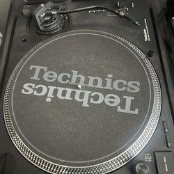 Technics 1200mk7 Turntables