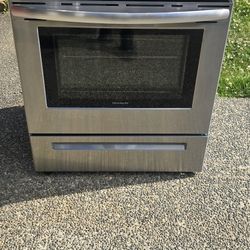 Frigidaire Stove 30w Stainless Steel) I Can Help You With Free Delivery Within 10 Miles Distance 