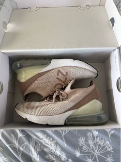 NIKE AIR MAX 270