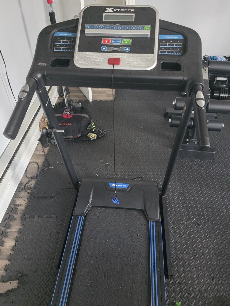 XTERRA Fitness Premium Folding Smart Treadmill, Compact Design, 250+ LB Weight Capacity, Powerful Mo