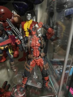 Revoltech deadpool