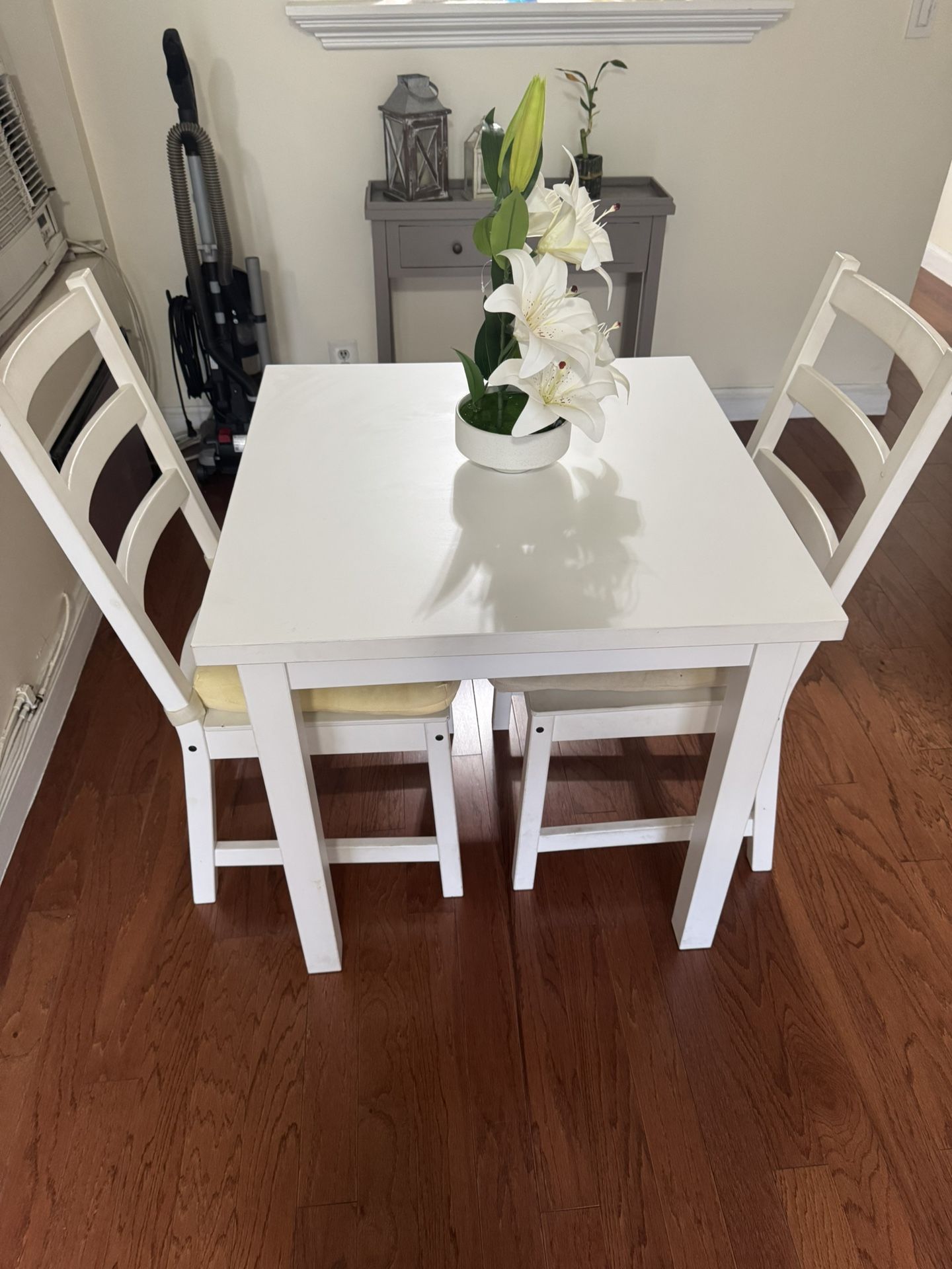 IKEA Expandable Table ( New ) White