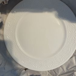 Mikasa Plate Set