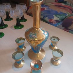 Antique Decanter With 6 Shot Glasses 