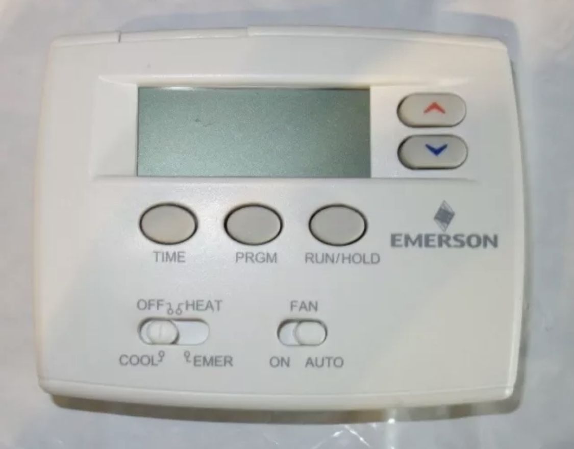 Emerson Thermostat Model 1F82-0261