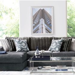 Moreau Street Left Arm Chaise Sectional - $500 (Huntersville