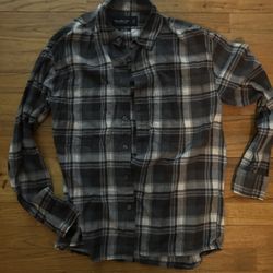 Men's Black  and white Abercrombie & Fitch button-up shirt size small
