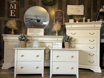 Bedroom furniture no bed