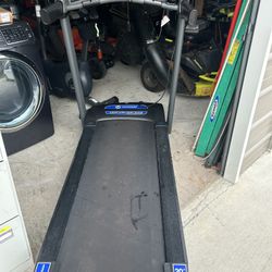 Horizon Fitness T101 Treadmill / Read Below ⬇️ ITS  AVAILABLE 