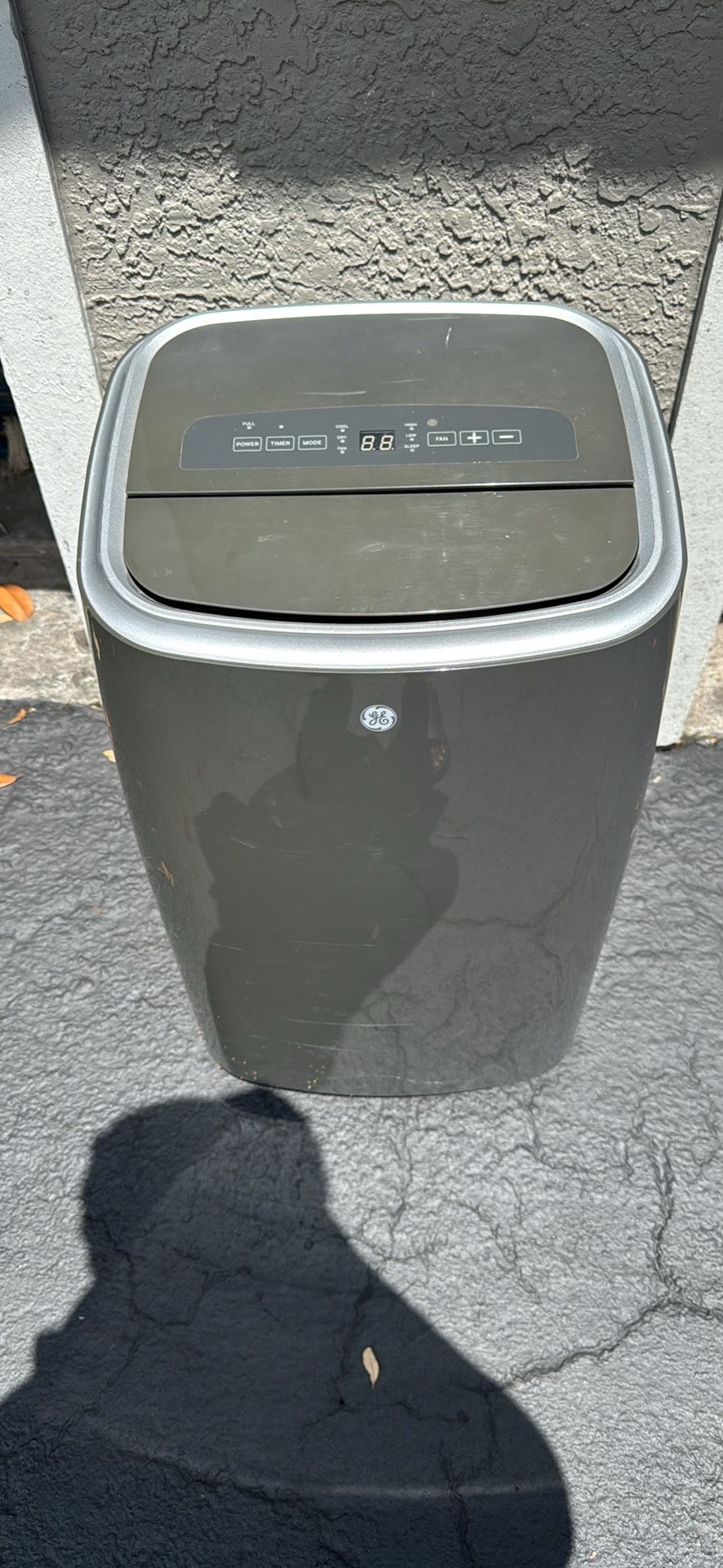 GRAY GE PORTABLE AIR CONDITIONER