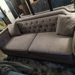 Like New Living Room Sofa