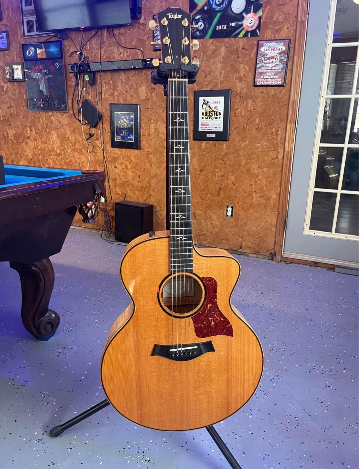 Taylor 615-CE-L7 Acoustic/ Taylor Hard Case