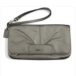 Coach Ashley Large Silver Metallic Wristlet Large Clutch Purse MSRP $179