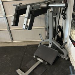 BodySolid Leverage Squat 