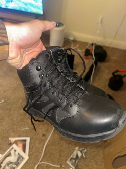 7.5 woman Rebook professional work shoes for EMT pr stuff like that