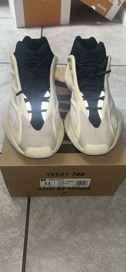 Yeezy 700 v3